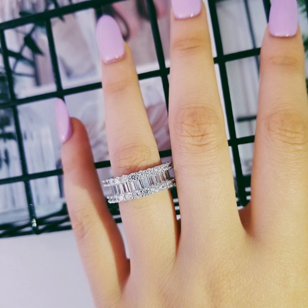 *NEW 18K Gold Baguette&Round Diamond Eternity Ring - Picture 2 of 7